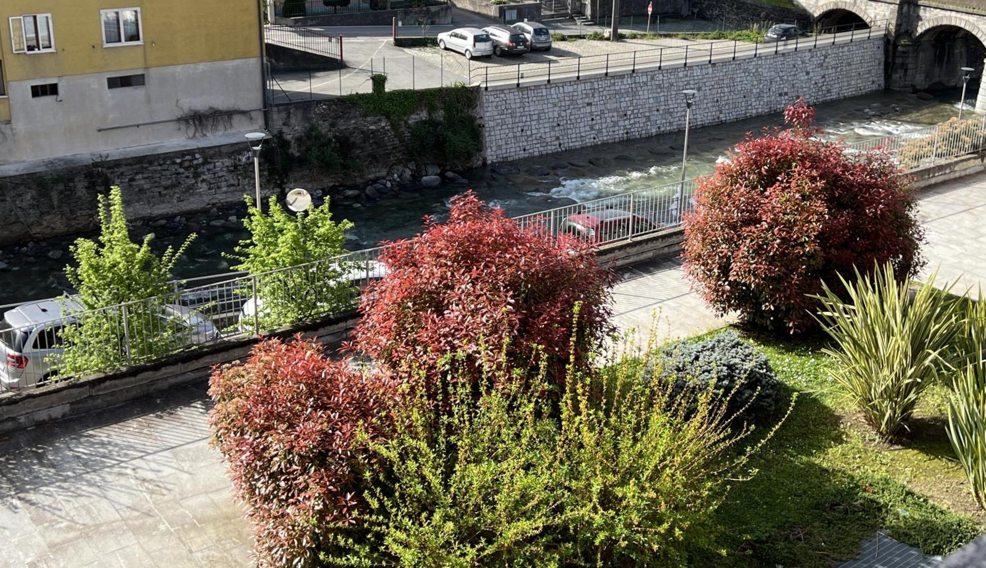 Lake And River Feelings - Dervio Apartment Εξωτερικό φωτογραφία
